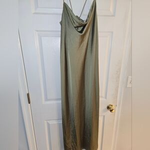 Old Navy Womems XL Olive Green Special Occasion Long Dress With Straps. NWT